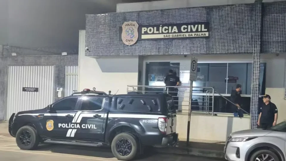 Pai é preso após planejar matar filho para não pagar pensão e revelar plano ao ChatGPT