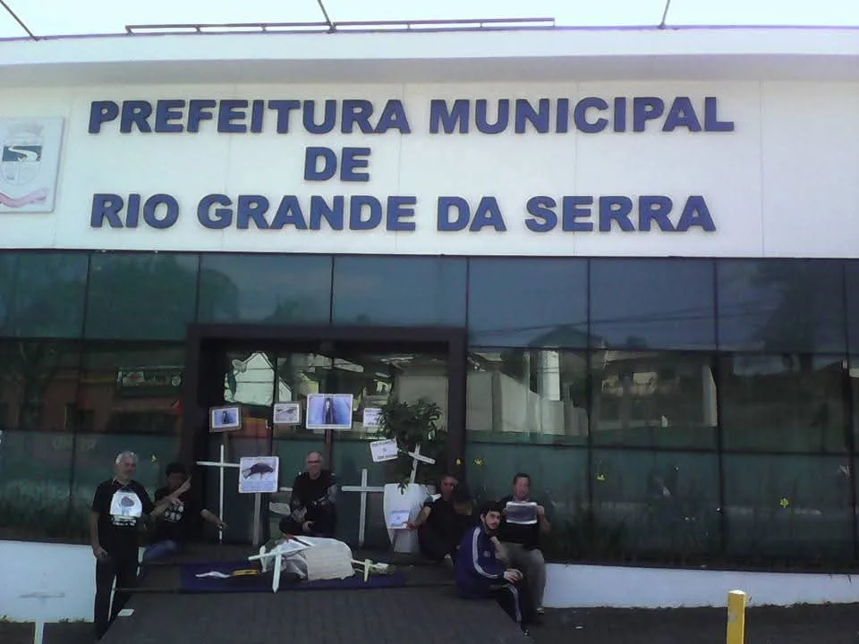 Manifestação realizada em 2015 contra uma obra da Sabesp em área de manancial de Rio Grande da Serra; José Soares participou da mobilização, citada por ele como um dos marcos de sua trajetória ambientalista (Foto: Arquivo pessoal)