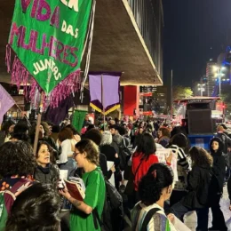 Ato em SP pede manutenção de norma sobre aborto em casos de estupro