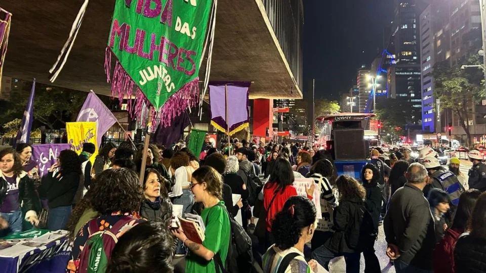 Ato em SP pede manutenção de norma sobre aborto em casos de estupro
