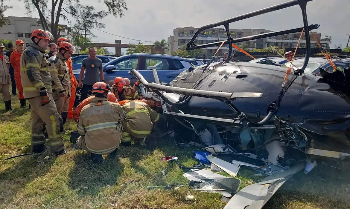 Anac investiga helicóptero por transporte clandestino no Rio