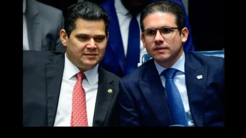 CRIANÇA NÃO É MÃE