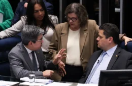 Sem acordo com Alcolumbre, governo mira agosto para PECs da 6×1 e segurança