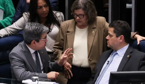 Sem acordo com Alcolumbre, governo mira agosto para PECs da 6×1 e segurança