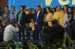 Flávio Bolsonaro lançou uma candidatura contra o Brasil