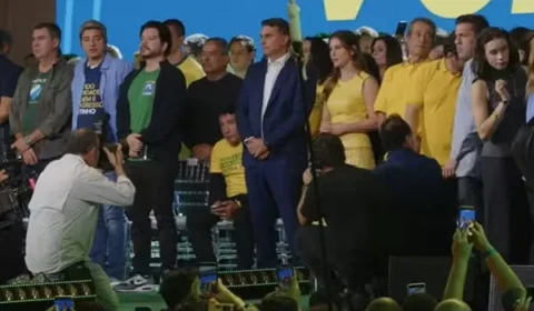 Flávio Bolsonaro lançou uma candidatura contra o Brasil
