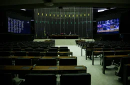 Congresso entra em recesso sem votar 6×1, taxa das blusinhas e PEC da segurança