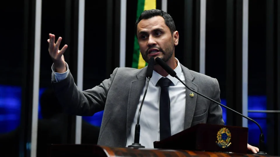 Cleitinho diz ao PL e a irmão que será candidato ao Governo de Minas Gerais