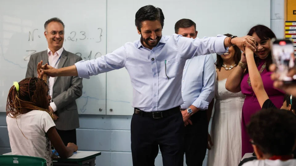 Prefeitura de São Paulo entregará operação de três escolas a organizações sociais