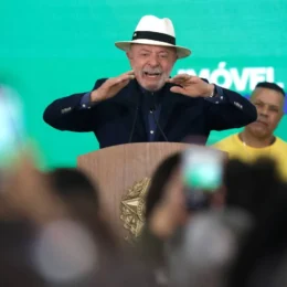 Lula volta a defender Pix após tarifaço e diz que ‘contra Brasil ninguém ganha mentindo’