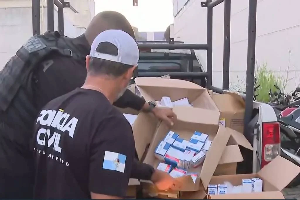 Polícia do RJ faz operação contra suspeitos de roubar medicamentos e revender a hospitais