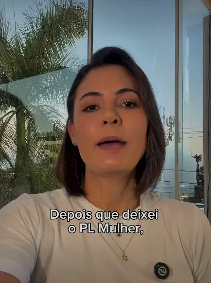 Após rompimento, Michelle diz em vídeo que desculpa Flávio Bolsonaro