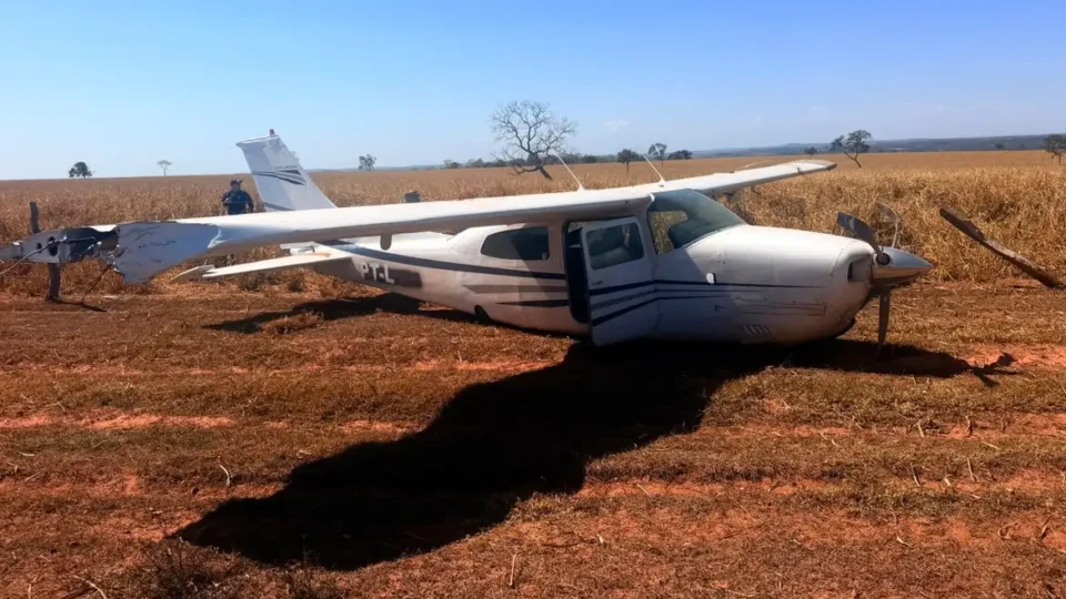 Força Aérea Brasileira intercepta aeronave suspeita vinda da Bolívia