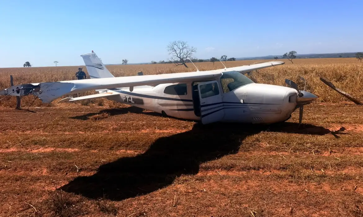 Força Aérea Brasileira intercepta aeronave suspeita vinda da Bolívia