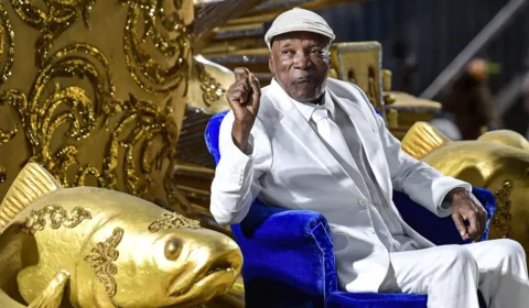 Milton Nascimento tem alta e deixa hospital depois de cinco dias