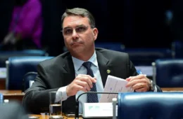 Flávio Bolsonaro tenta barrar conselho nacional de proteção a policiais