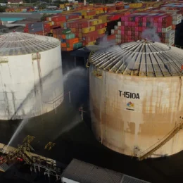 Petroquímica de Manaus admite atraso de alerta ambiental em vazamento de gás