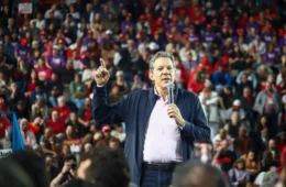 Haddad critica Milei e sugere ‘despachar’ Tarcísio ao exterior para defender urnas