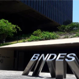BNDES pede R$ 7,25 bilhões à Fazenda para reforçar socorro a setores afetados por tarifas dos EUA