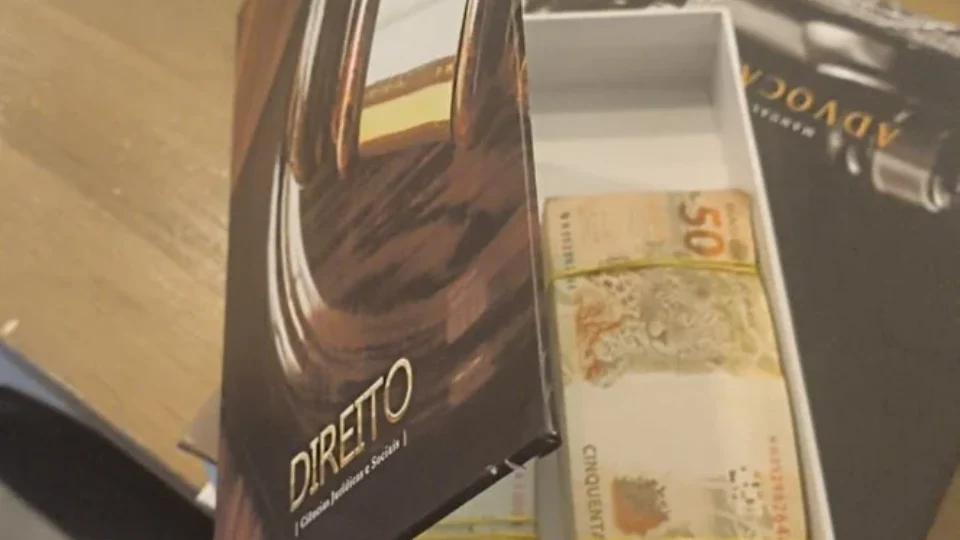 Clube do Livro do PL tem grana suspeita em vez de obras