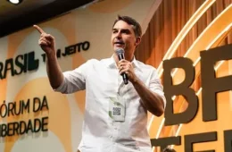 Flávio rebate Michelle e nega participação em festa de Vorcaro: ‘equivocada’