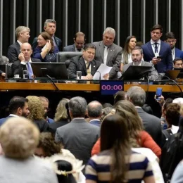 Com R$ 61 bilhões em emendas, Centrão aposta mais no Congresso que no Planalto
