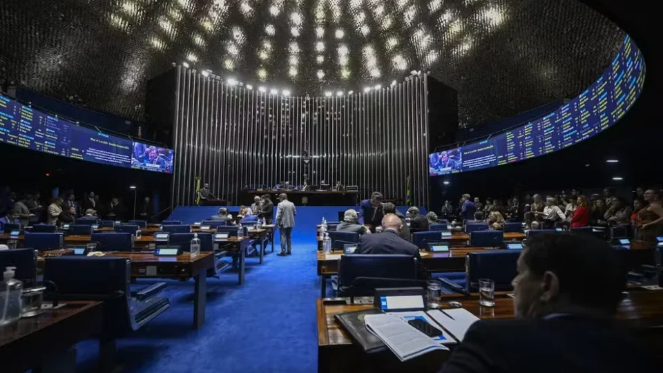Câmara oculta autoria de R$ 1,3 bi em emendas e afronta STF, diz relatório