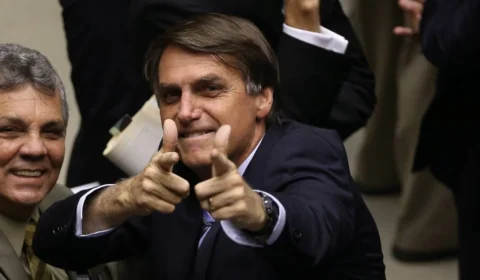 PF faz busca na casa de Bolsonaro por divergência em registro de arma apreendida