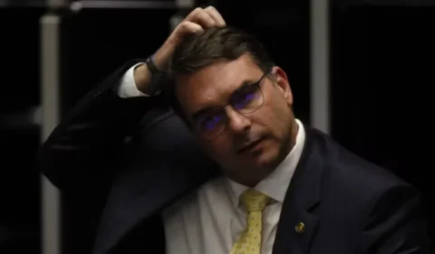 Deputados acionam PF após ICL revelar atuação de Flávio em tema de interesse do Master