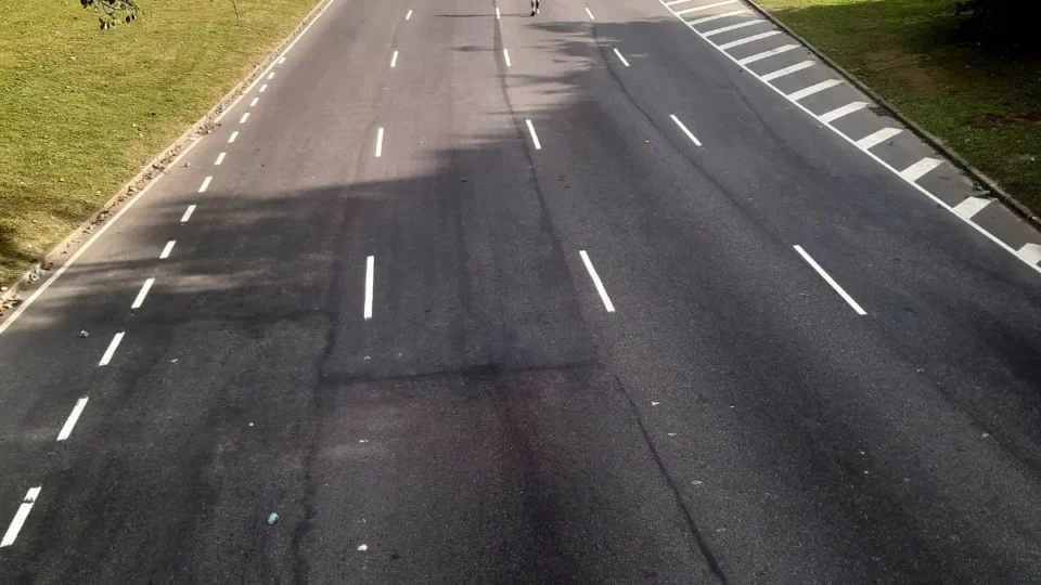 O último a cruzar a linha de chegada da meia maratona