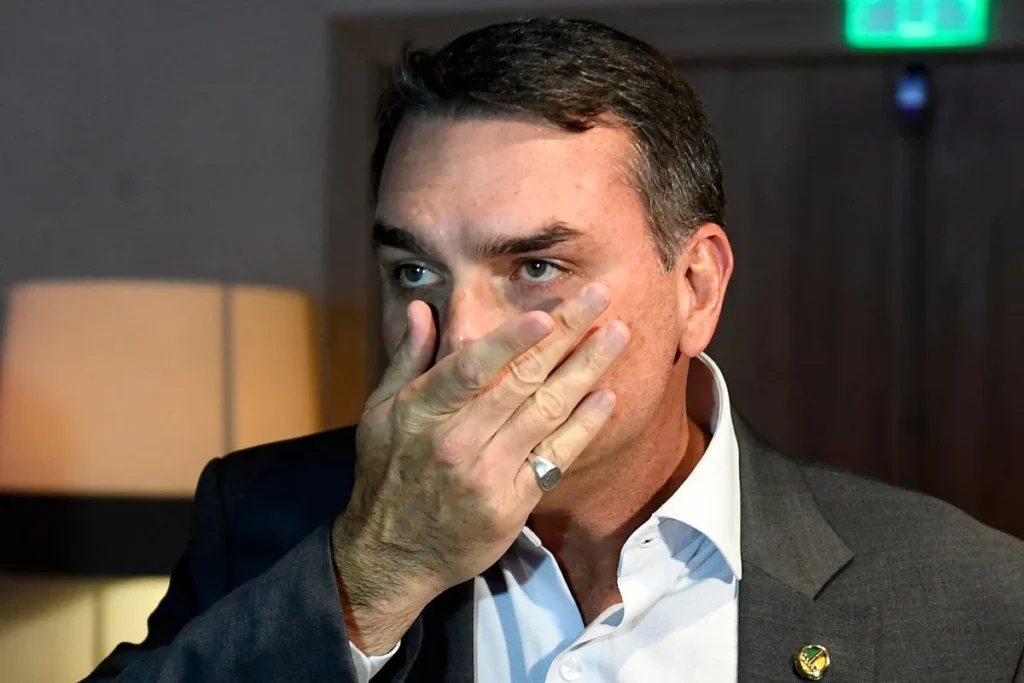 Deputado pede à PF que investigue fraude em filiação e acareação entre Flávio e Renan