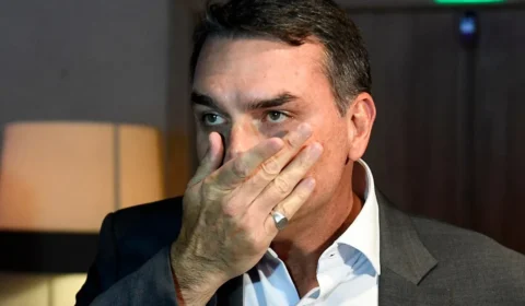 Deputado pede à PF que investigue fraude em filiação e acareação entre Flávio e Renan