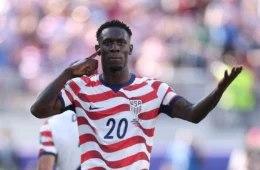 NYT: Fifa anulou expulsão de jogador da seleção dos EUA após contato de Trump