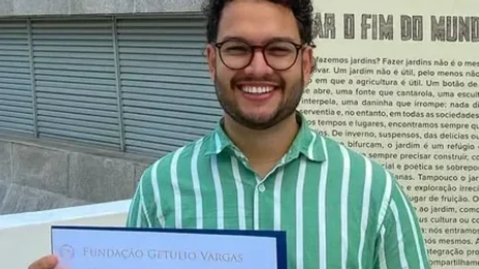 Aprovado em 1º lugar no CNU é impedido de tomar posse por falta de transparência no edital