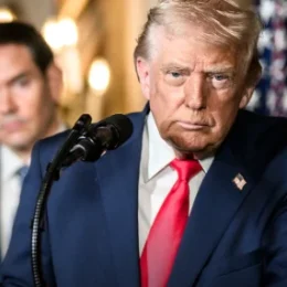 Trump diz que EUA vão controlar o Estreito de Ormuz e cobrar taxa de 20% sobre cargas