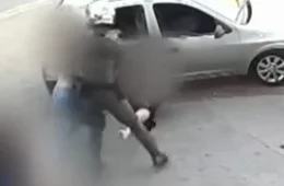Mulher com bebê no colo é agredida por PM durante confusão em abordagem em Sorocaba