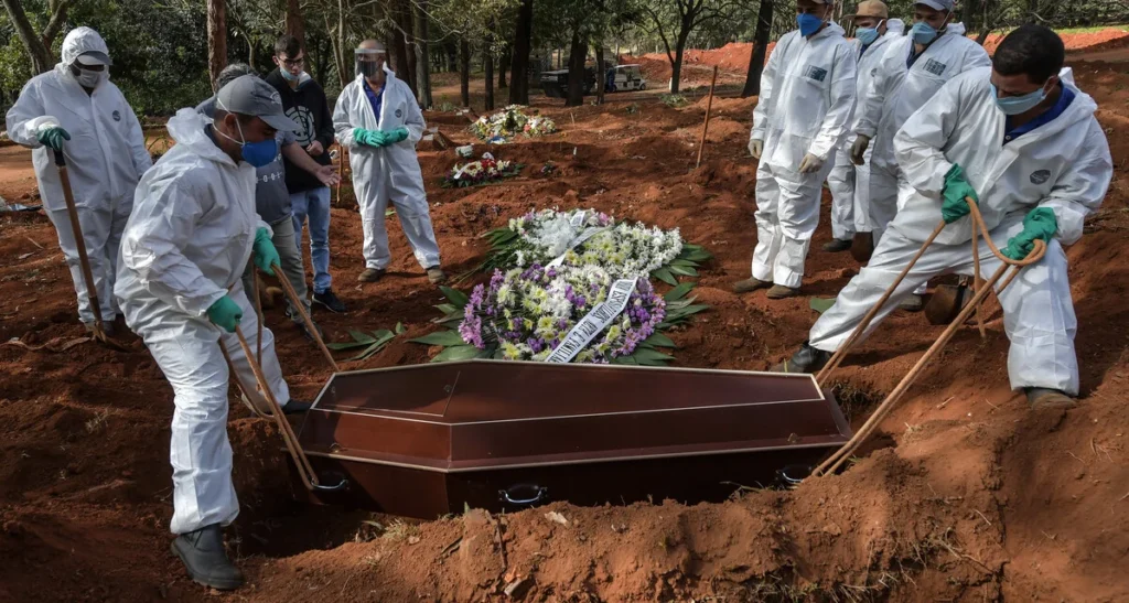 Especialista diz que Brasil teve 2 milhões de mortos pela Covid-19