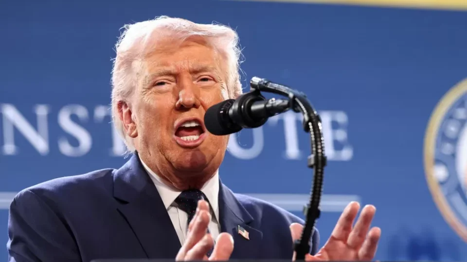 Trump acusa árbitro brasileiro de ‘muito suspeito’ após expulsar jogador dos EUA
