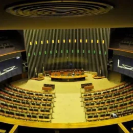 Governo e Congresso não chegam a acordo, e taxa das blusinhas pode voltar às vésperas da eleição