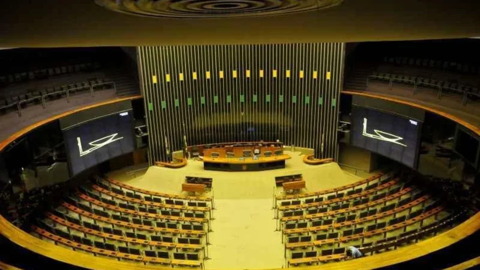 Congresso deixa 32 medidas provisórias à beira de perder validade no recesso