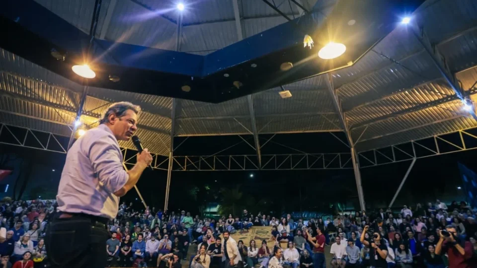 MBL provoca tumulto em aula magna de Haddad na Unicamp