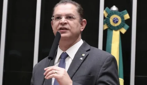Embaixada dos EUA acionou líder do PL para visita que questionaria urnas no Brasil