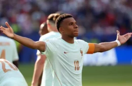 Os Impérios contra-atacam de chuteiras? Futebol e Racismo
