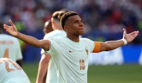 Os Impérios contra-atacam de chuteiras? Futebol e Racismo