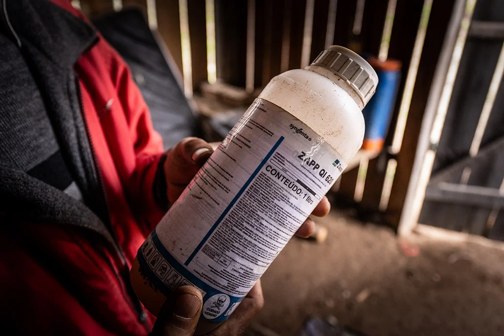 Em 2025, mais de 11 mil episódios de contaminação por agrotóxicos reportados no Brasil (Foto: Marcelo Curia/ Public Eye)