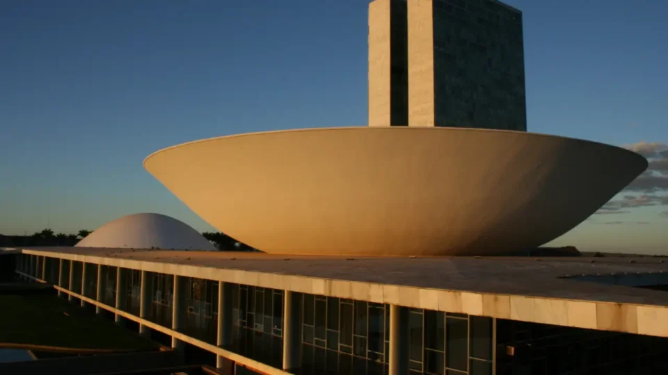 Do Mensalão ao Orçamento Secreto: como o dinheiro virou instrumento de governabilidade