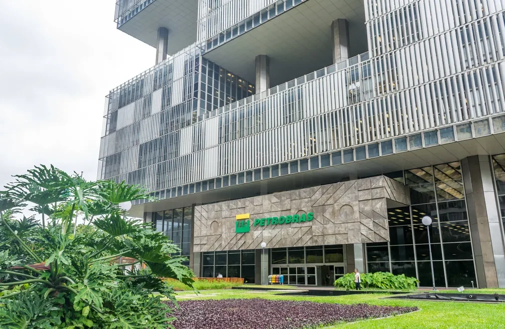 A Petrobras influencia os preços nas refinarias, mas o valor pago pelo consumidor também depende de impostos, custos logísticos, distribuição, comercialização e oscilações do mercado internacional.  Foto: André Motta de Souza / Agência Petrobras 