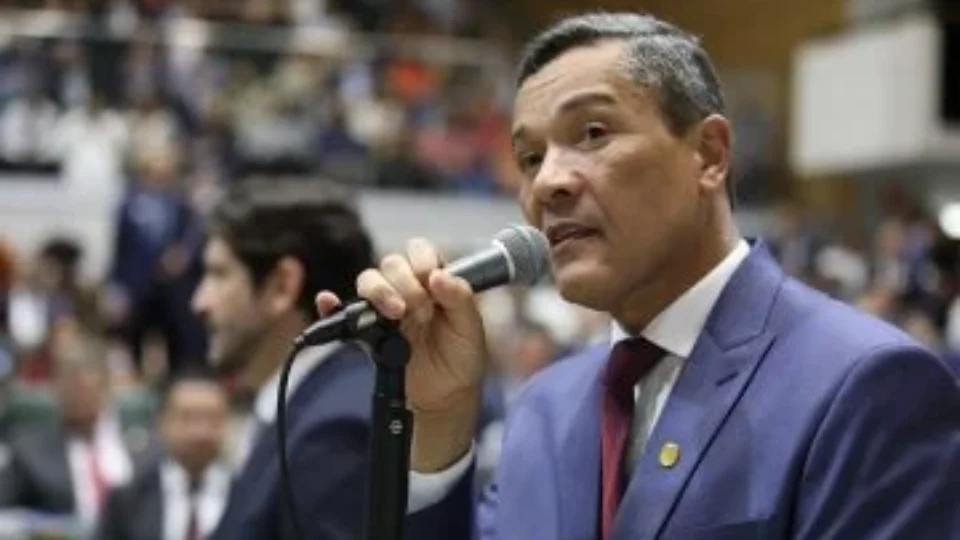 Deputado cobra governo Tarcísio por aval ao Digimais, suspenso meses depois