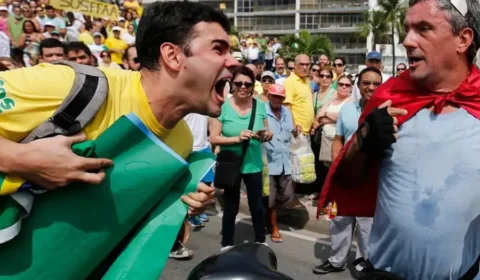 Como a extrema direita lucra com a radicalização política?