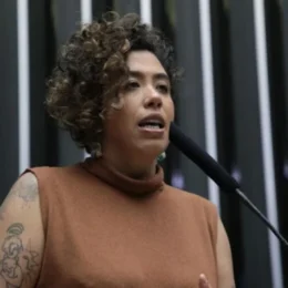 Motta reverte decisão e mantém escolta policial de Talíria Petrone por mais 90 dias
